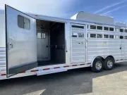 used Horse Trailers Platinum Coach  for sale, in Harrisburg, OR Thumbnail 7