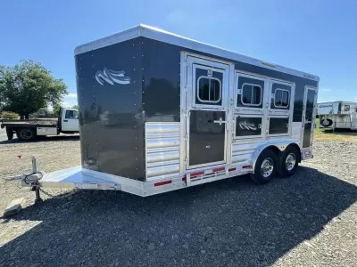 2024 Platinum Coach Trailers Bumper Pull 3 Horse W/Mangers