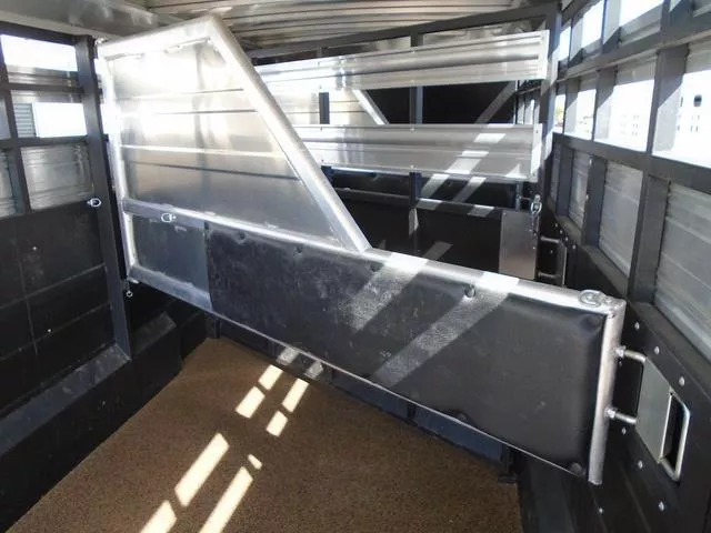 used Stock / Stock Combo Trailers Logan Coach  for sale, in Scottsbluff, NE Thumbnail 20