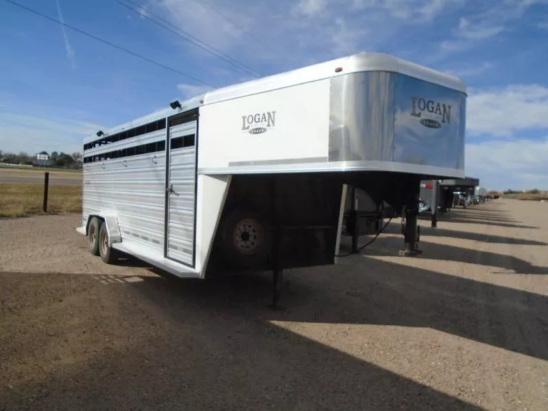 used Stock / Stock Combo Trailers Logan Coach  for sale, in Scottsbluff, NE Thumbnail 2