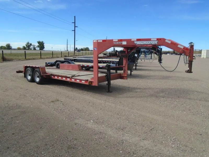 2008 Towmaster 82" X 20' GN Tilt Trailer 
