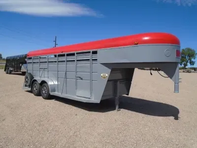 1980 Lundgren 6 X 18 Full Top Stock Trailer