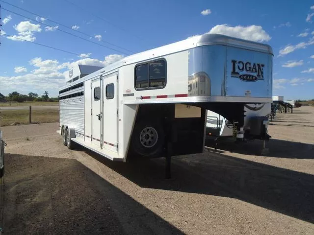 used Stock / Stock Combo Trailers Logan Coach  for sale, in Scottsbluff, NE Thumbnail 2