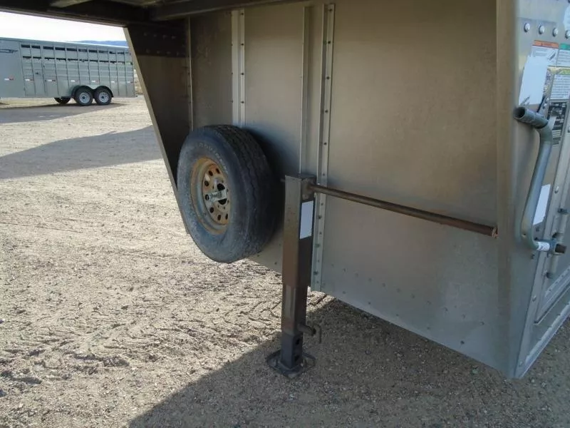 used Stock / Stock Combo Trailers Merritt Trailers  for sale, in Scottsbluff, NE Thumbnail 27