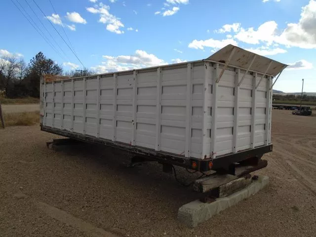 2000 Assembled 20' Grain Bin With Hoist