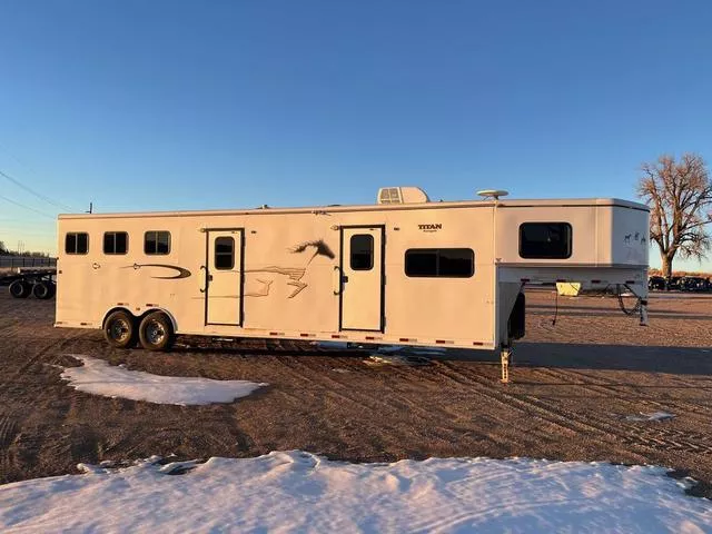 used Horse Trailers Titan Trailers  for sale, in Scottsbluff, NE Thumbnail 3