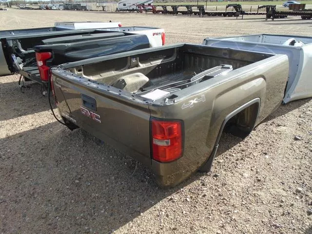 2015 GMC 2500 Long Box Single Wheel