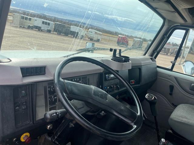 used Equipment / Flatbed Trailers International  for sale, in Scottsbluff, NE Thumbnail 9