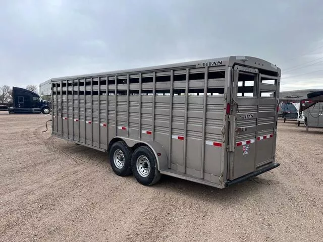 used Stock / Stock Combo Trailers Titan Trailers  for sale, in Scottsbluff, NE Thumbnail 5