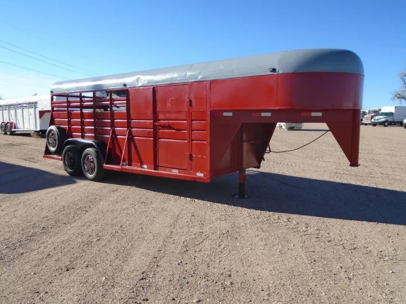 1983 Shelby Trailers 6' x 18' Stock Combo 