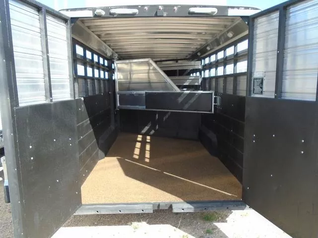used Stock / Stock Combo Trailers Logan Coach  for sale, in Scottsbluff, NE Thumbnail 18