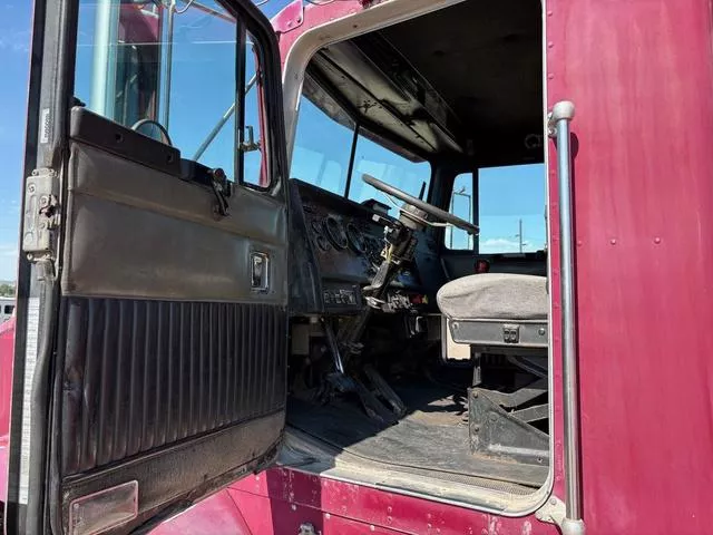 used Other Trucks Kenworth  for sale, in Scottsbluff, NE Thumbnail 6