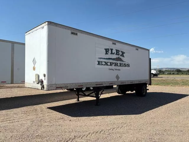 2001 Great Dane 32' Dry Van W/Lift Gate 