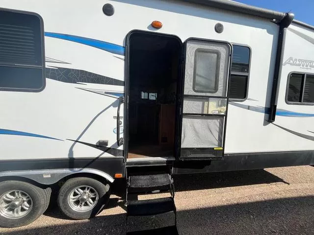 used Toy Haulers CrossRoads RV  for sale, in Scottsbluff, NE Thumbnail 25