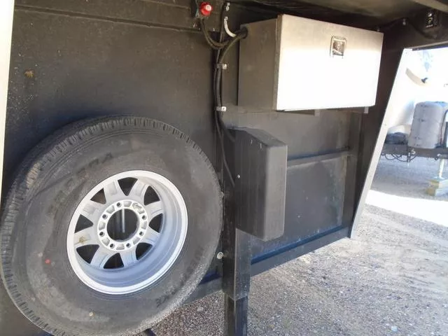 used Stock / Stock Combo Trailers Logan Coach  for sale, in Scottsbluff, NE Thumbnail 25
