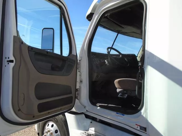 used Other Trucks Freightliner  for sale, in Scottsbluff, NE Thumbnail 6