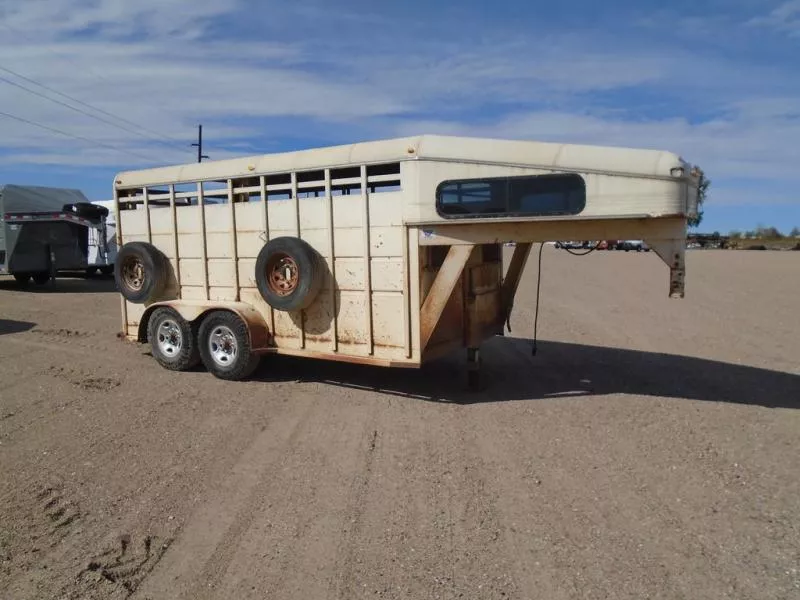 1991 Diamond D 6.8 X 14' GN Stock Trailer 