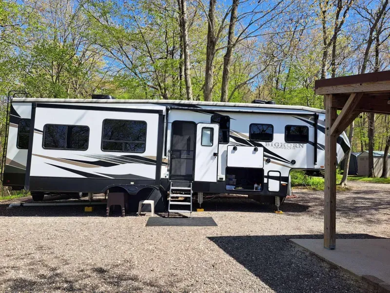 used Fifth Wheel Trailers Heartland RV Bighorn Traveler for sale, in Cedar Rapids, IA Thumbnail 3