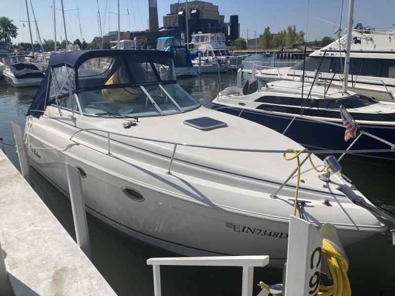 1999 Rinker 270 Fiesta Vee Cruiser (Power) 1999 Rinker 270 Fiesta Vee Cruiser (Power)