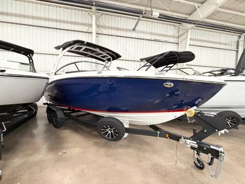 2025 Yamaha Boats 252 SD Jet Boat