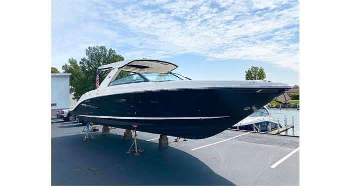 2021 Sea Ray SLX 400 Bow Rider 2021 Sea Ray SLX 400 Bow Rider