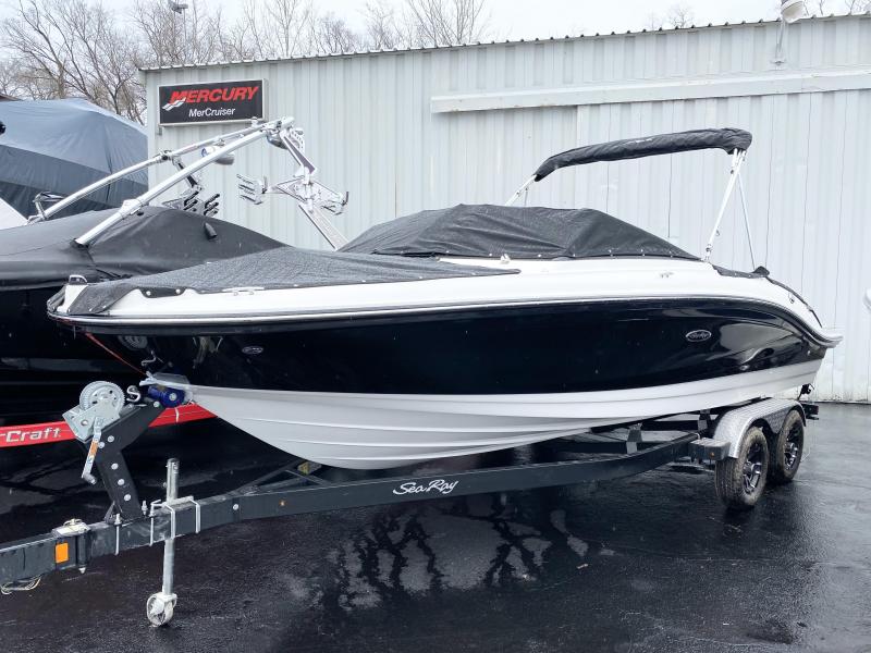 2022 Sea Ray SPX 210 Bow Rider 2022 Sea Ray SPX 210 Bow Rider