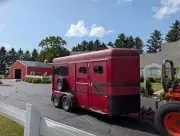 1995 Sundowner 2 horse with tack/dressing room