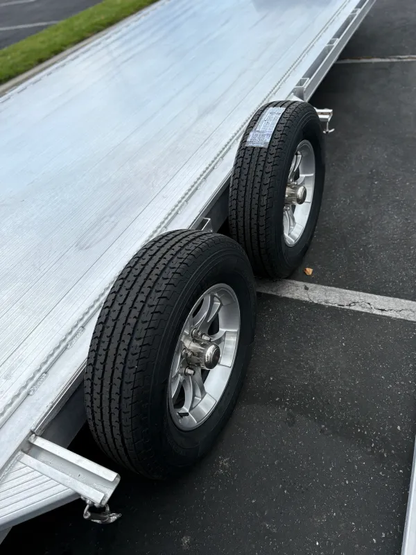 used Equipment / Flatbed Trailers Featherlite  for sale, in Arcadia, CA Thumbnail 6