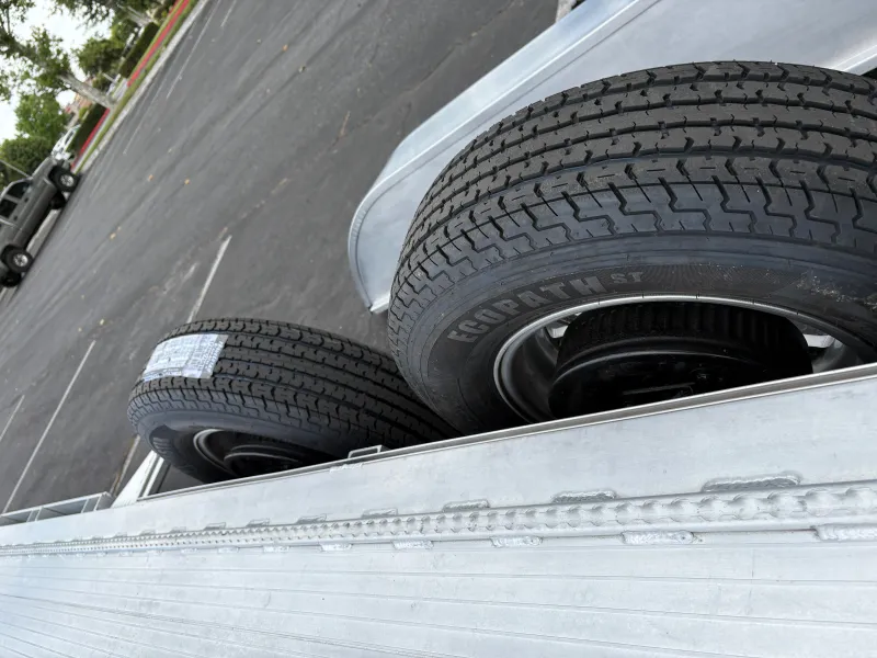 used Equipment / Flatbed Trailers Featherlite  for sale, in Arcadia, CA Thumbnail 7