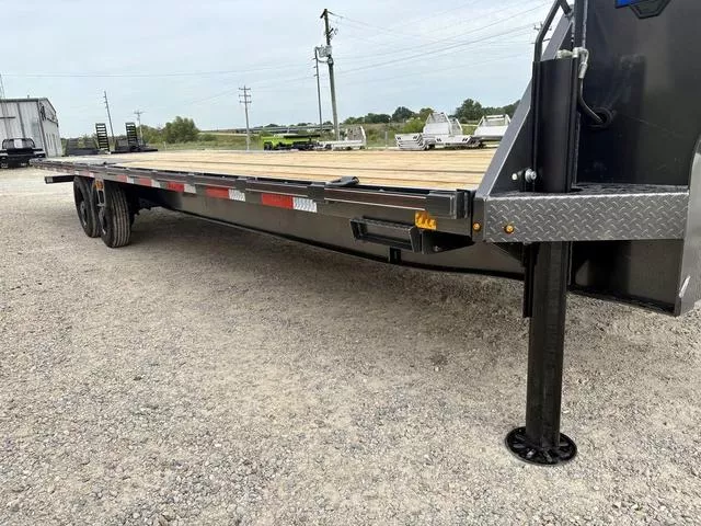 new Equipment / Flatbed Trailers Diamond C Trailers  for sale, in Poplar Bluff, MO Thumbnail 29
