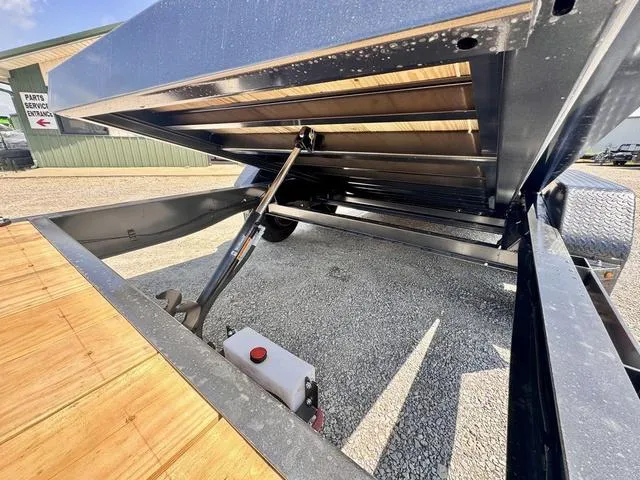 new Tilt Trailers Diamond C Trailers  for sale, in Poplar Bluff, MO Thumbnail 9