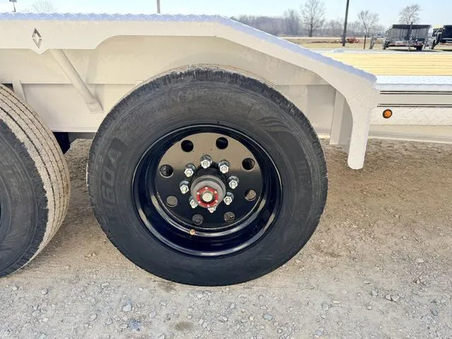 new Equipment / Flatbed Trailers Diamond C Trailers  for sale, in Poplar Bluff, MO Thumbnail 22