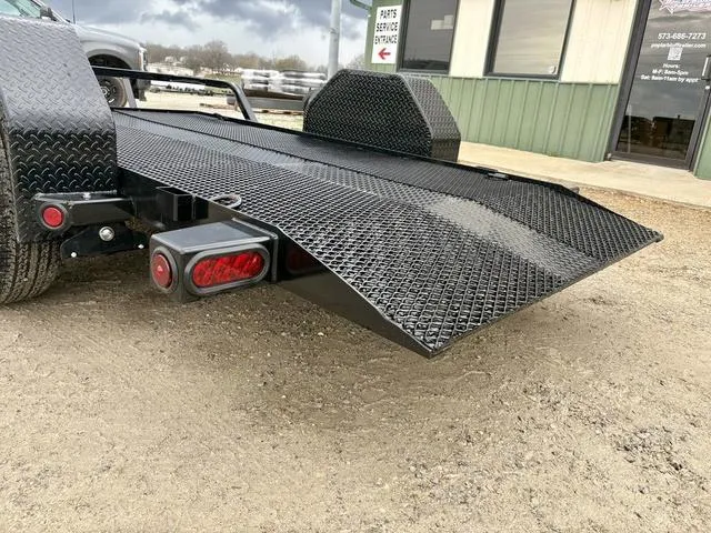 used Tilt Trailers Load Trail  for sale, in Poplar Bluff, MO Thumbnail 9