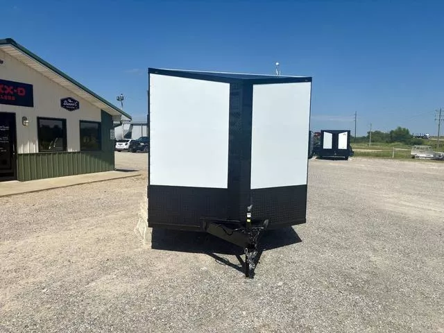 2025 J&A Trailers 8.5 X 24' Enclosed Car Hauler W/ Spoiler And Sprea in ...