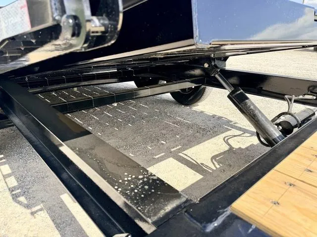 new Equipment / Flatbed Trailers Load Trail  for sale, in Poplar Bluff, MO Thumbnail 10