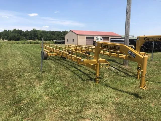 2022 M & W Welding Cattleman Pro Series 42'