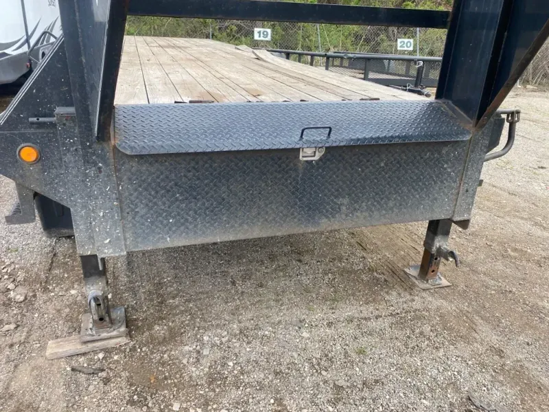 used Equipment / Flatbed Trailers PJ Trailers  for sale, in Baltimore, OH Thumbnail 2