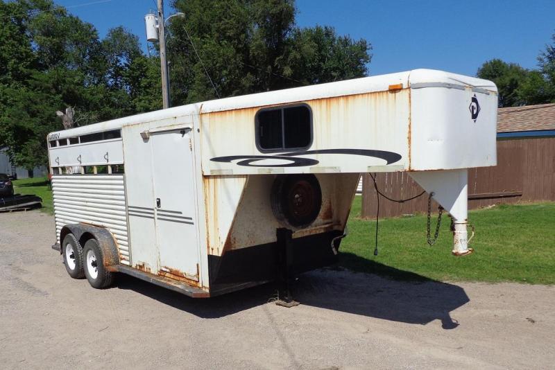 2000 Diamond D 3-Horse Slant Livestock Trailer 2000 Diamond D 3-Horse Slant Livestock Trailer