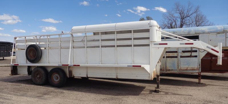 2001 Coose 6' x 20' 1/2 Top Livestock Trailer 2001 Coose 6' x 20' 1/2 Top Livestock Trailer