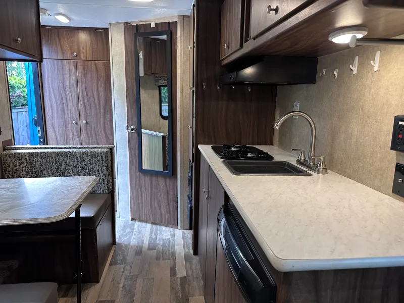 used Travel Trailers Forest River Viking for sale, in Kent, WA Thumbnail 3