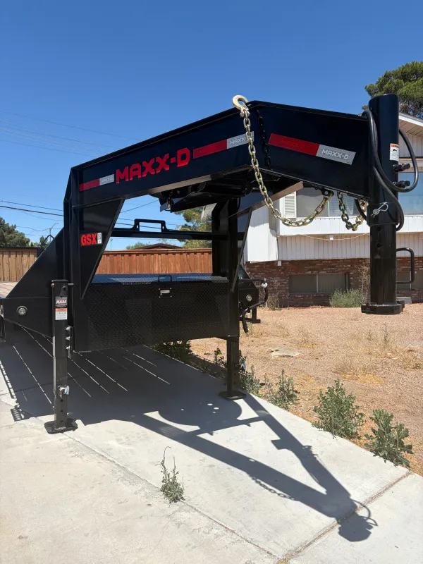 2026 MAXX-D General Trailers flatbed gooseneck