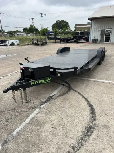 2026 Stanley Trailers 83"X24' Split Tail 