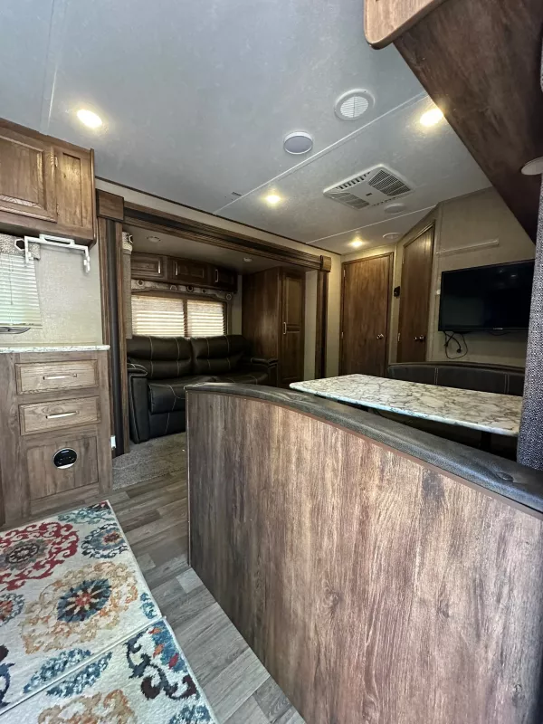 used Travel Trailers Keystone RV Cougar for sale, in Grants Pass, OR Thumbnail 9