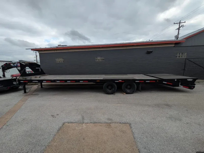 2024 Top Hat Trailers GN240-32X102-24E-F General Trailers