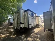 used Fifth Wheel Trailers Forest River  for sale, in Newfield, NJ Thumbnail 6