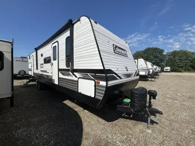 2022 Dutchmen RV Coleman Lantern 334BH