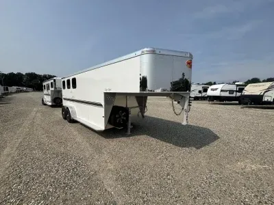 2027 Sundowner Trailers Super Sport 3-Horse GN