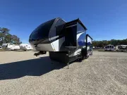 used Fifth Wheel Trailers Vanleigh RV  for sale, in Newfield, NJ Thumbnail 3