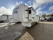 used Fifth Wheel Trailers Forest River  for sale, in Newfield, NJ Thumbnail 3