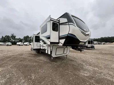 2021 Keystone RV Montana 3761FL
